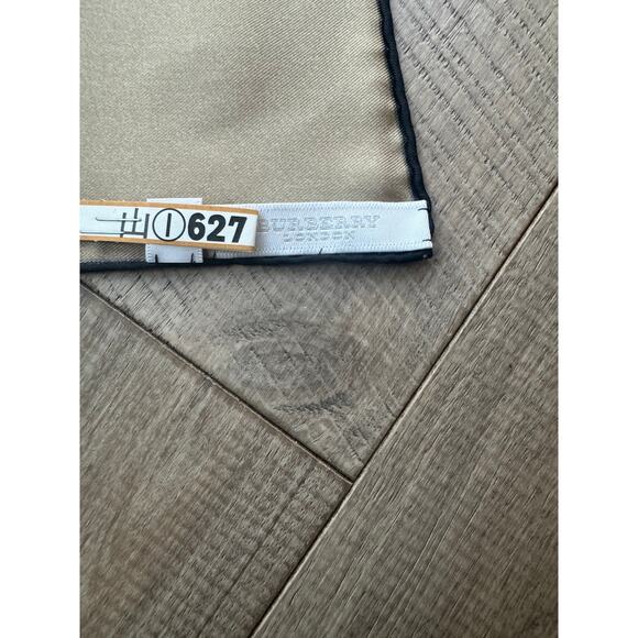 Burberry 00s Haymarket Check Silk Twill Scarf - Picture 3 of 3